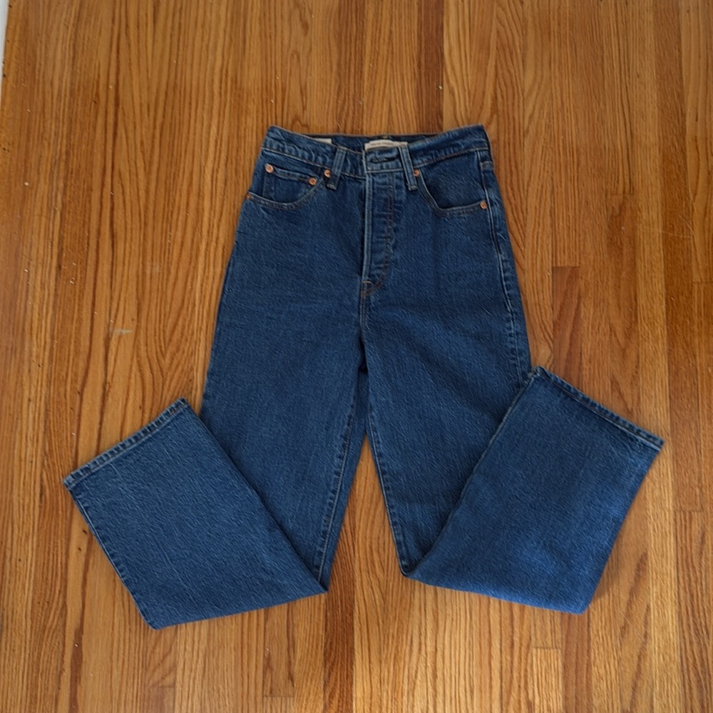 Levi’s Ribcage Straight Jeans - Picture 3 of 5